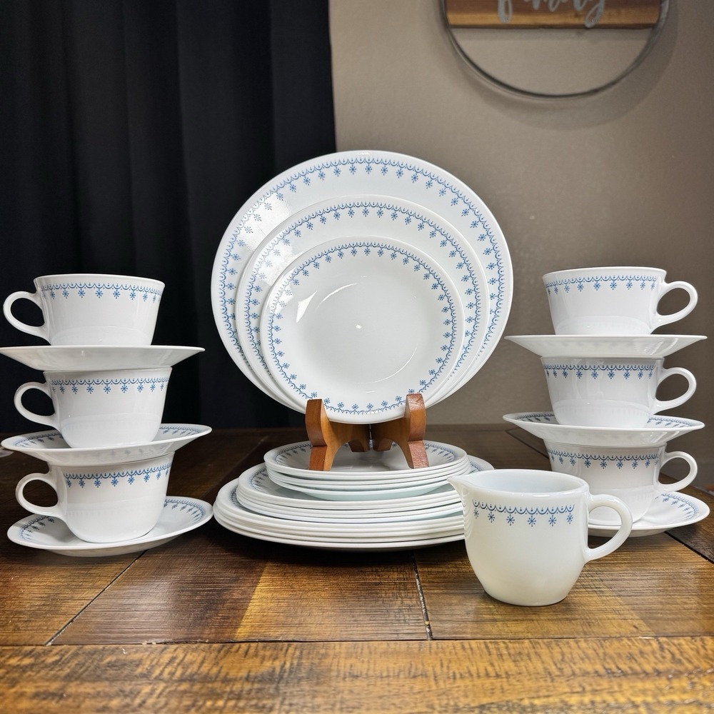 31 Pc Set Corelle SNOWFLAKE BLUE Garland Complete Service For 6 Plus Creamer Cup